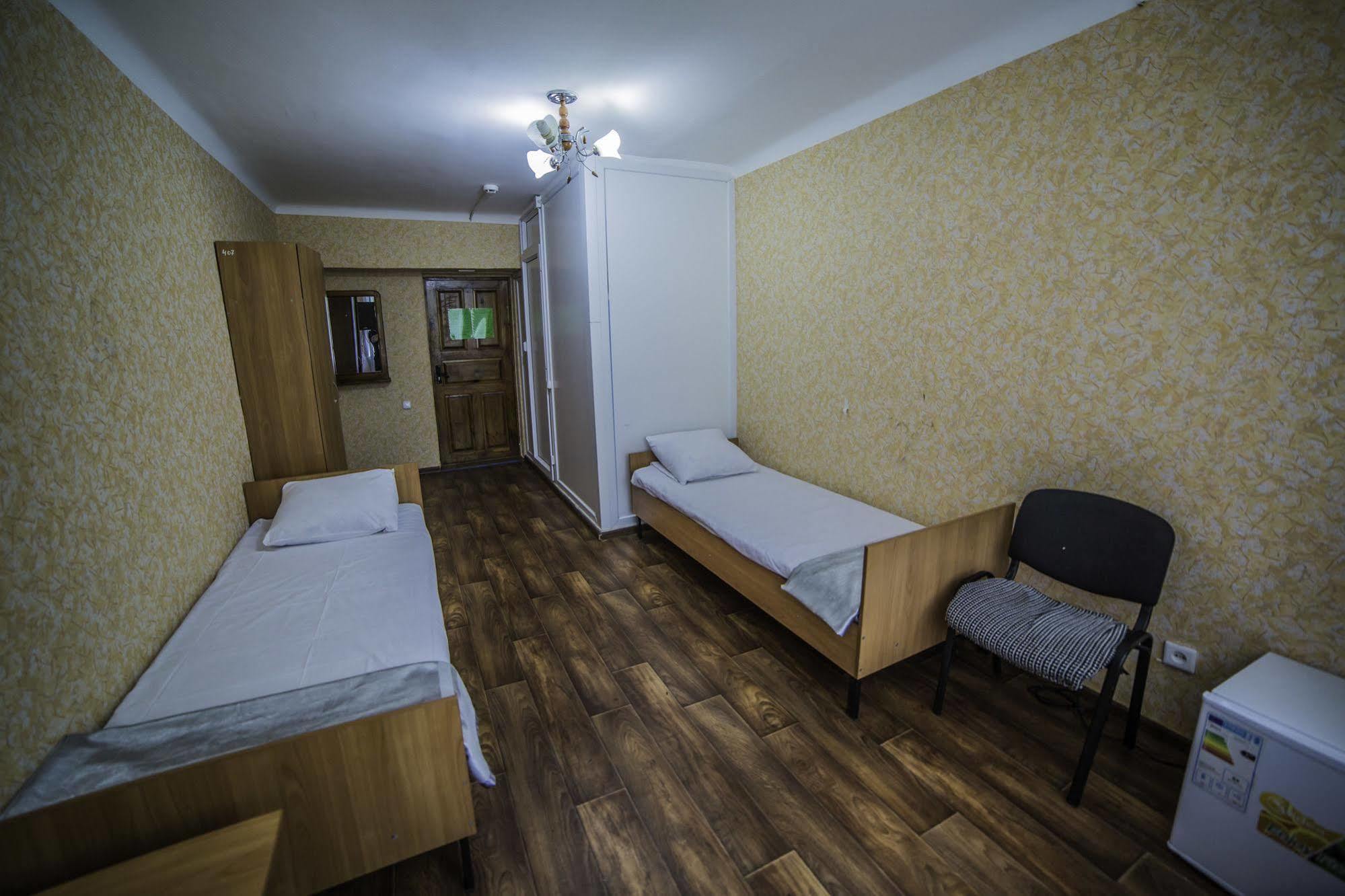 Economy Hotel Zhyger Astana Bagian luar foto